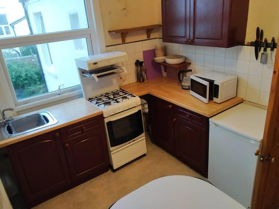 Spacious 2 Bed Maisonette Near Town, That Sleeps 6 ブライトン エクステリア 写真